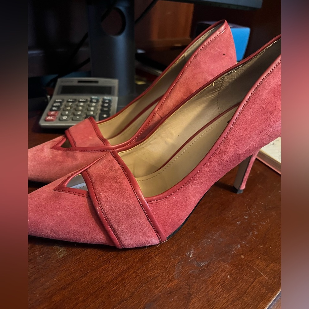 WHBM pumps